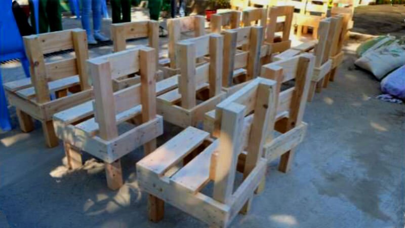 Effective Learning for Kinder Students with Wooden Pallet Chairs